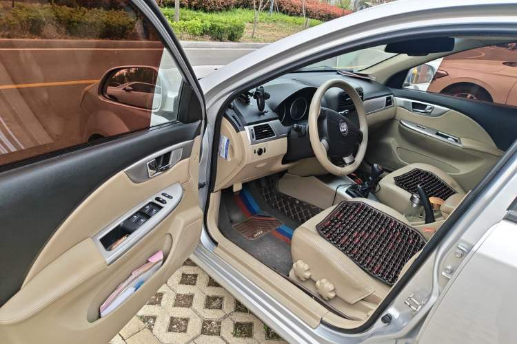 Used Buick Excelle 2013 1.5L Manual Classic Model Driver Seat