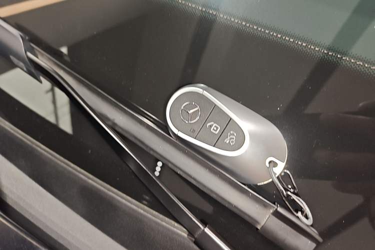 Used Mercedes-Benz GLC 2023 GLC 300 L 4MATIC Dynamic Edition 5-seater Vehicle Key