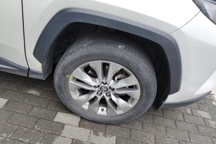 Used Toyota Wildlander 2023 2.0L CVT Two-Wheel Drive Leading Edition Right Front Wheel Hub