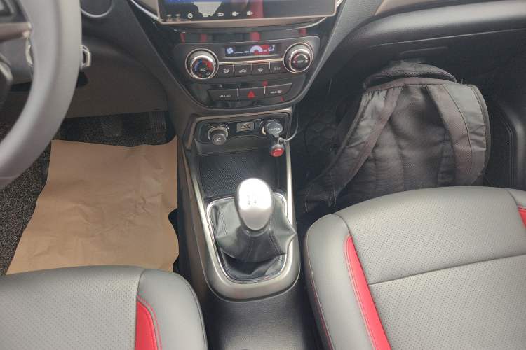 Used CHANGAN CS15 2016 1.5L Manual Fashion Edition
