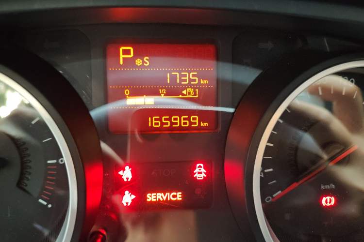 Used Citroen C3-XR 2015 1.6L Automatic Fashion Model Odometer Close Up