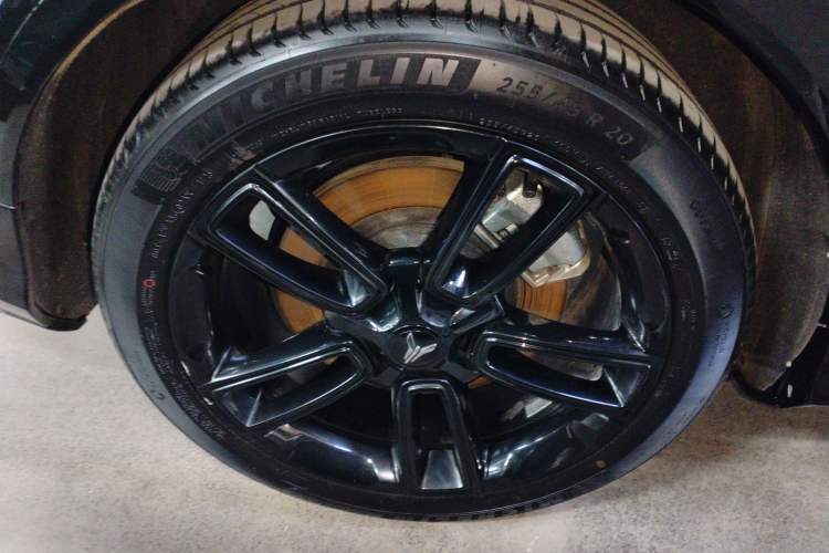 Used VOYAH FREE 2023 Four-Wheel Drive Extended-Range Model with Ultra-Long Range
