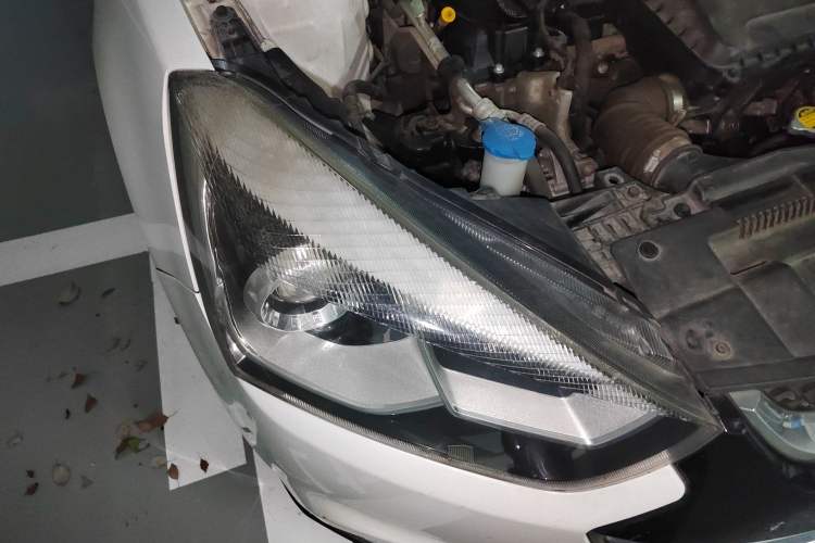 Used JAC Group Refine S2 2015 1.5L CVT Luxury Edition Right Front Headlight