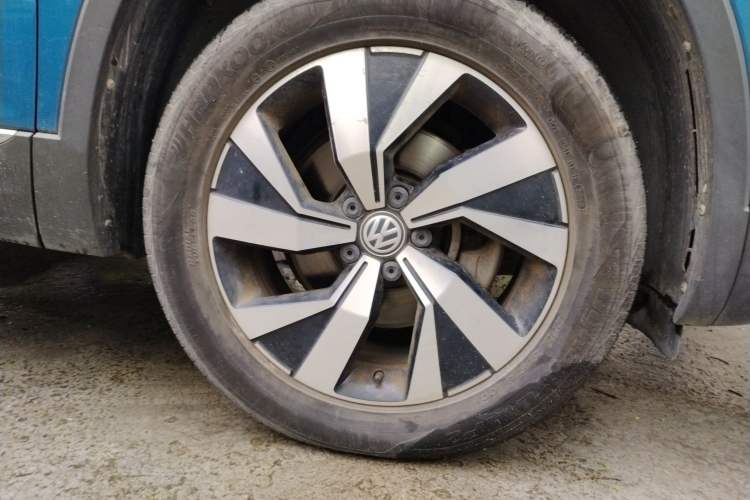 Used Volkswagen Tayron 2019 330TSI Two-Wheel Drive Luxury Model China VI Standard Right Front Wheel Hub