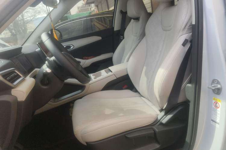 Used BYD Yuan UP 2025 Intelligent Driving Version 401 KM Dynamic Edition Left Front Seat