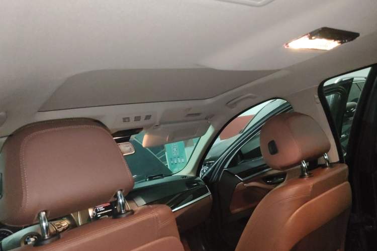 Used BMW 5 Series 2014 525Li Leading Model
