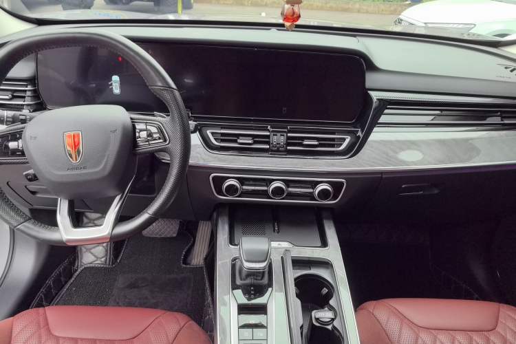 Used Hongqi HS5 2023 2.0T Four-Wheel Drive Flagship Pro Edition Center Console