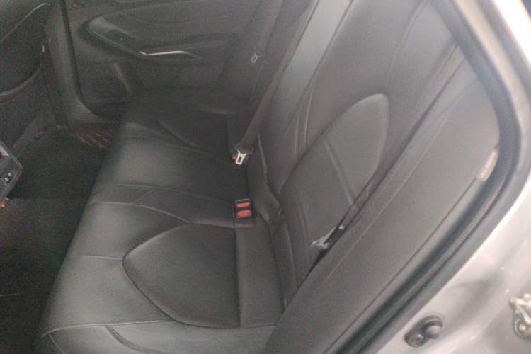 Used Toyota Avalon 2019 Dual-Engine 2.5L Luxury Edition China VI Standard
