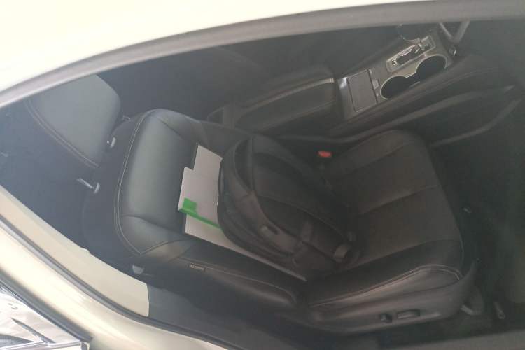 Used Nissan Murano 2015 2.5 S/C HEV XL Two-Wheel Drive Hybrid Luxury Edition Right Front Seat