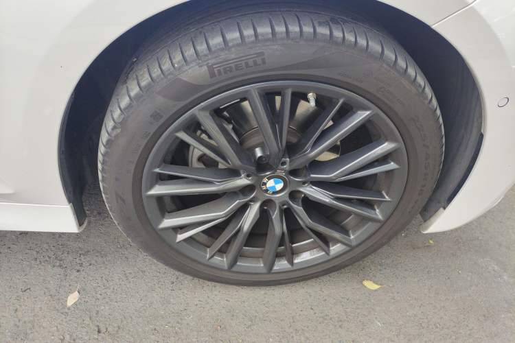 Used BMW 3 Series 2022 325Li M Sport Night Edition Package Right Front Wheel Hub