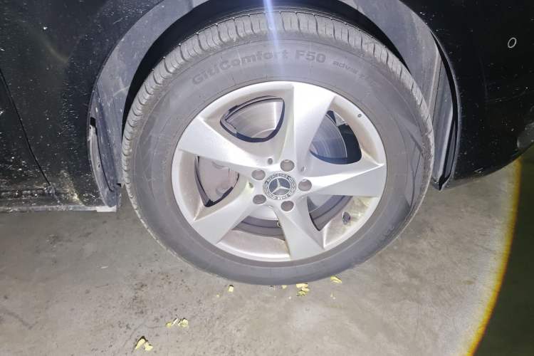 Used Mercedes-Benz Vito 2020 2.0T Business Version 7 Seats Right Front Wheel Hub