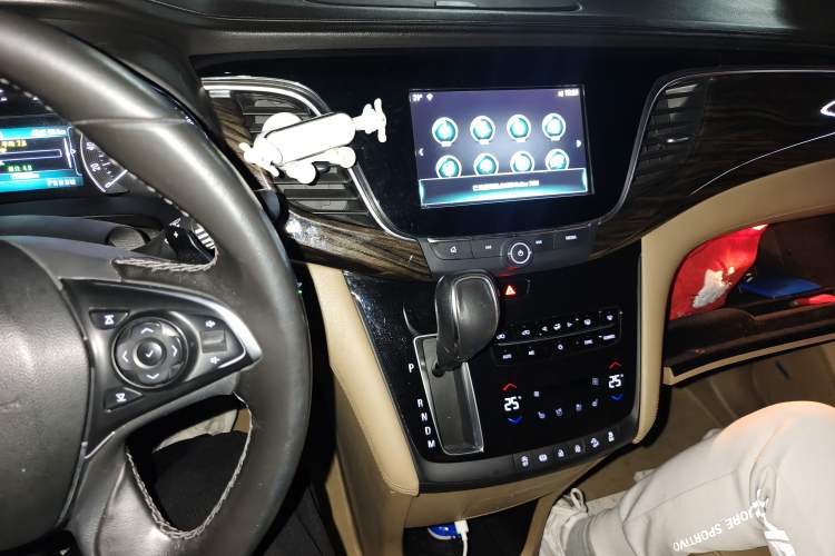 Used Buick GL8 2017 ES 28T Flagship Model China V Standard
