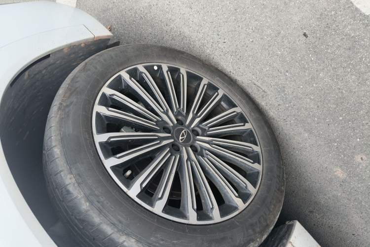 Used Chery Tiggo 9 2025 2.0T Automatic Two-Wheel Drive Luxury Edition 5 Seats Right Front Wheel Hub