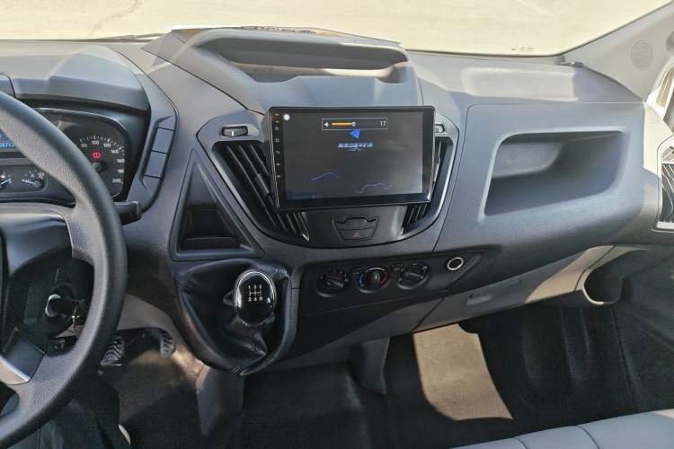 Used Ford Transit 2019 2.0T Diesel Multi-Purpose Commercial Vehicle Mid-Drive Mid-Roof 6-Seater China VI Standard
