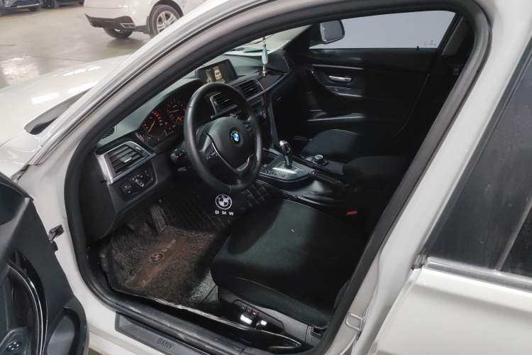 Used BMW 3 Series 2016 316Li Fashion Model
