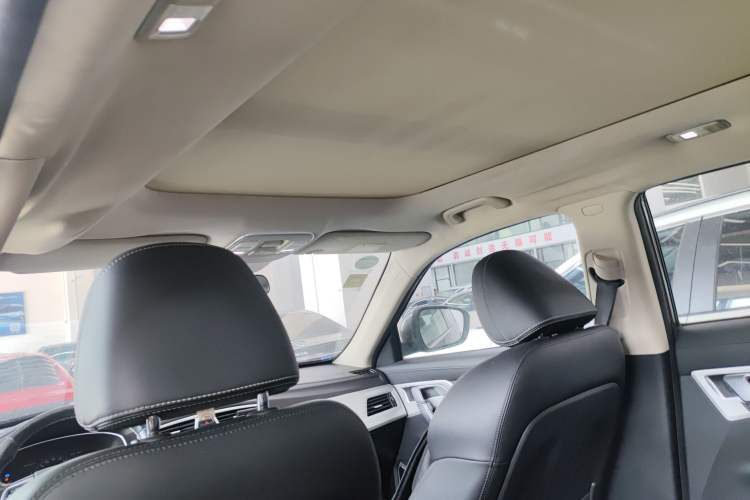 Used Geely Auto Emgrand X7 Sport 2018 1.8TD Automatic Two-Wheel Drive Smart Connect 4G Internet Edition