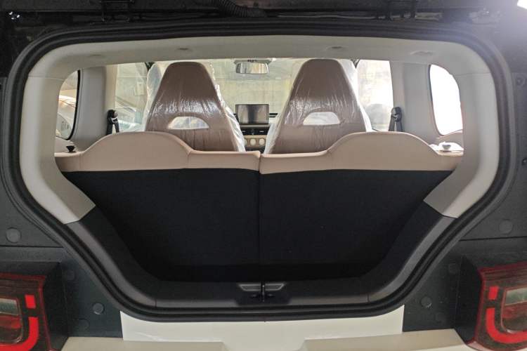 Used Chery QQ Ice Cream 2025 205km Qi Energy Version Trunk