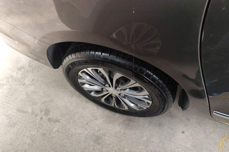 Used Buick GL8 2021 Land Cruiser Executive Class 652T Luxury Model
