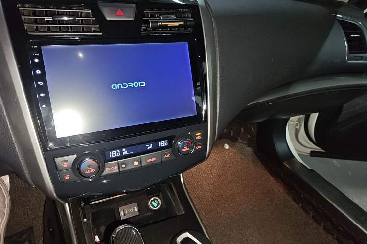 Used Nissan Teana 2013 2.0L XL Comfort Edition Audio And AC Panel