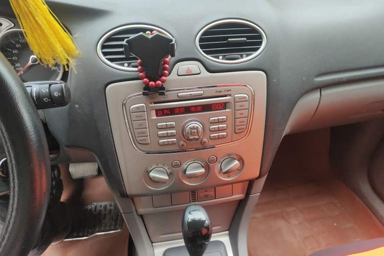 Used Ford Focus 2013 Hatchback Classic 1.8L Automatic Base Model Audio And AC Panel