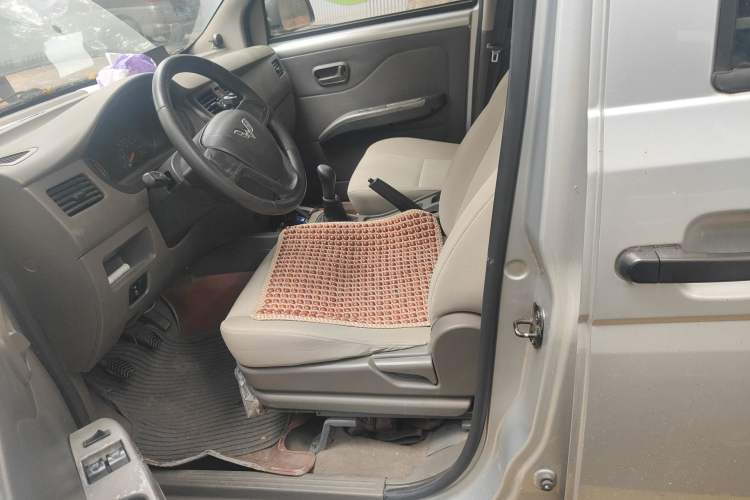 Used Wuling Rongguang V 2018 1.5L Standard Version Left Front Seat
