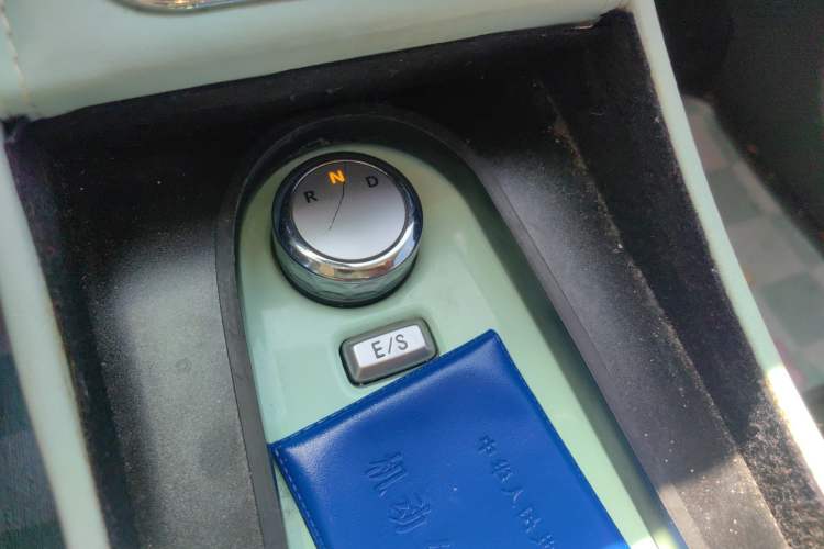 Used CHANGAN NEVO Lumin 2022 210km Sweet Edition Gear Lever