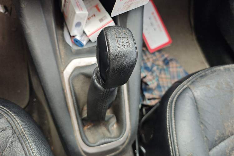Used Peugeot 301 2014 1.6L Manual Comfort Edition Gear Lever