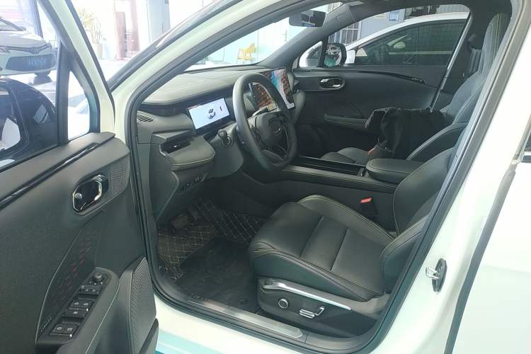 Used Lynk & Co 06 2025 Renew 1.5T Halo
