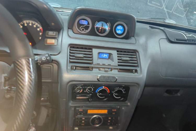 Used Leopaard Heijingang 2013 2.2L Manual 4x4 Standard Edition