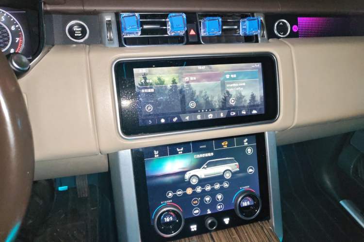 Used Land Rover Range 2018 3.0 SC V6 Vogue Extended-Length Model Audio And AC Panel