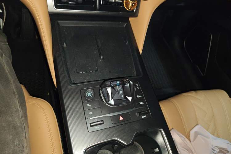 Used BYD Song L DM-i 2024 112 km Beyond Edition Gear Lever