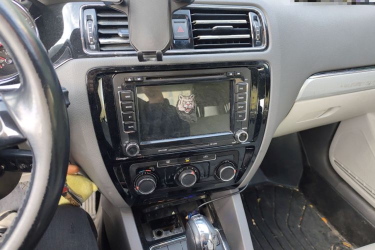 Used Volkswagen Sagitar 2015 230TSI Automatic Comfort Version
