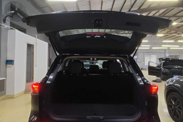 Used Toyota Highlander 2022 Dual-Engine 2.5L Two-Wheel Drive Elite Edition 7-Seater
