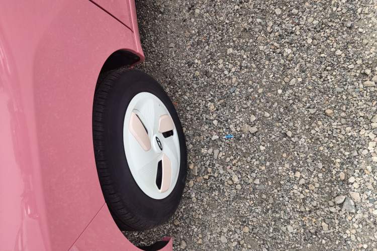 Used Chery New Energy QQ Ice Cream 2022 120km Conical Shape Lithium Iron Phosphate
