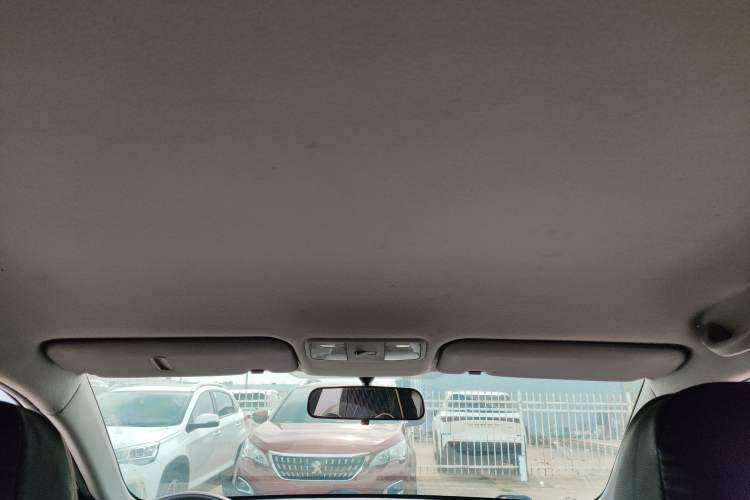 Used Hyundai Verna (older generation) 2014 1.4L Manual Smart GLS Trim
