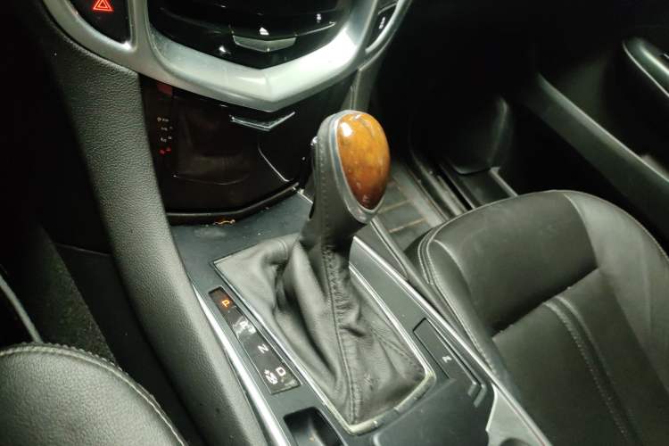 Used Cadillac SRX 2014 3.0L Elite Model Gear Lever