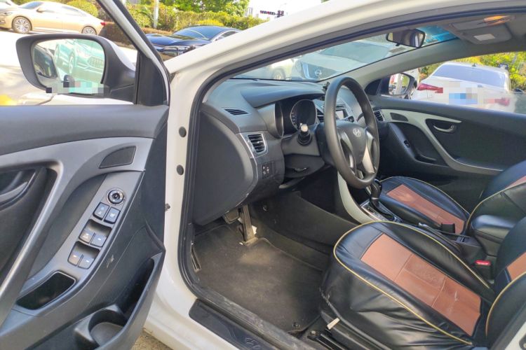 Used Hyundai Elantra (5th Generation / Langdong) 2015 1.6L Automatic Fashion Model
