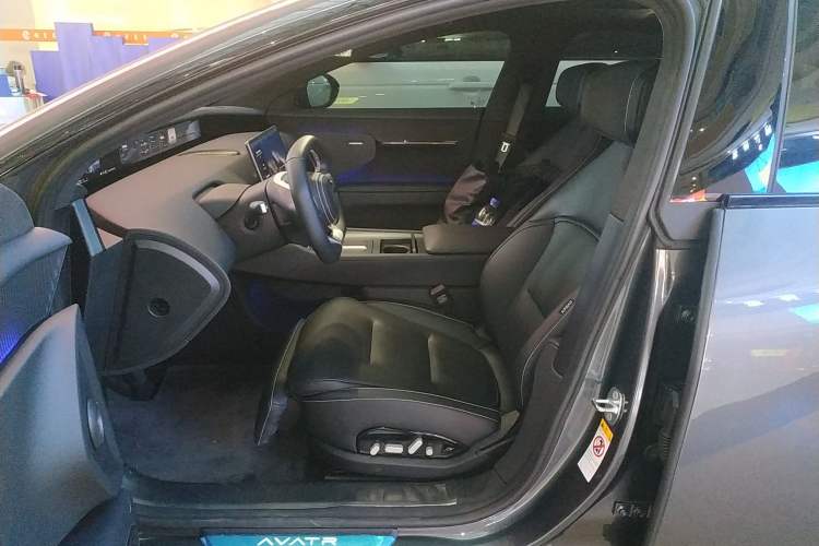 Used Avatr 12 2025 Ultra Extended-Range Edition
