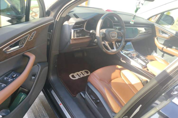 Used Audi Q7 2022 55 TFSI quattro S line Sport model