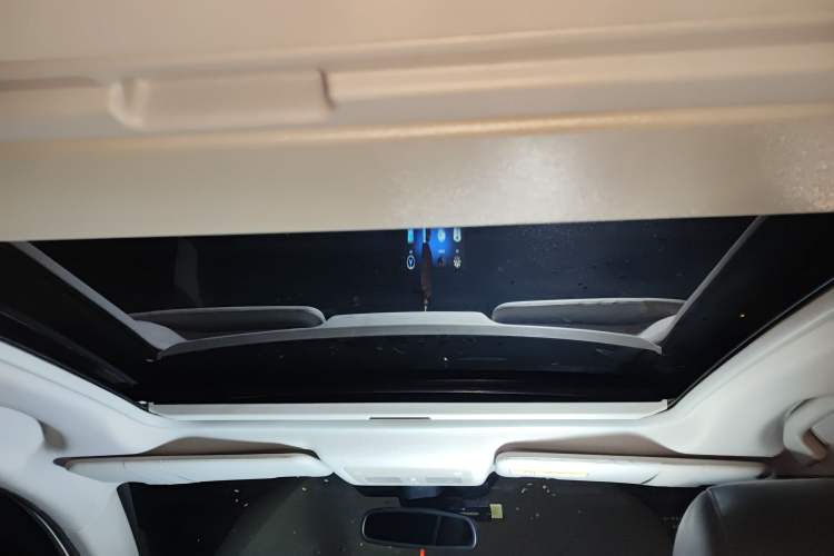 Used Renault Koleos 2015 2.5L Two-Wheel Drive Comfort Edition
