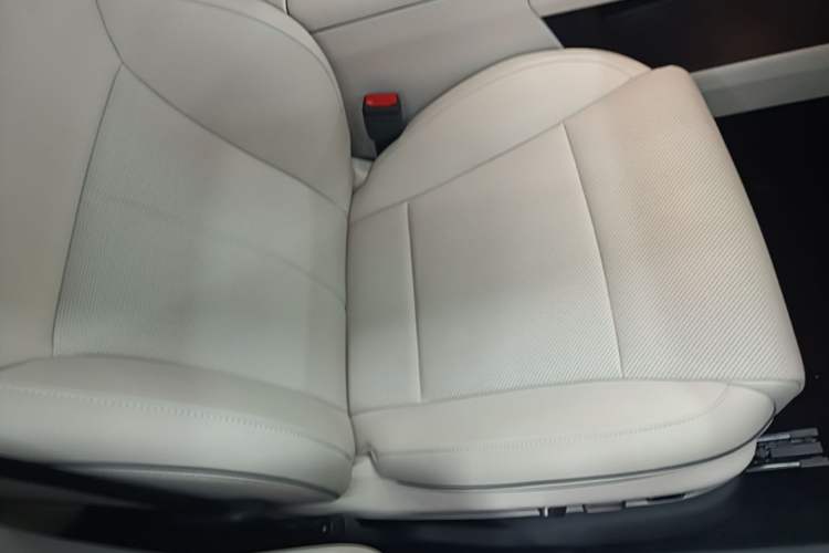 Used Li Auto i6 2025 Model Two-Wheel-Drive Standard Type
