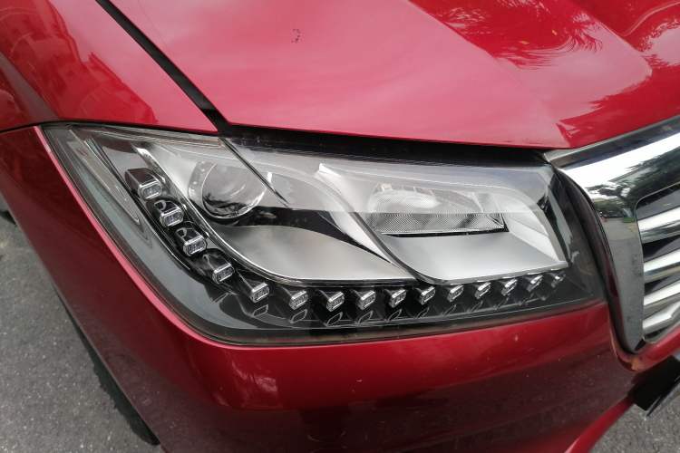 Used Haval H2 2014 1.5T Manual Two-Wheel Drive Elite Edition Right Front Headlight