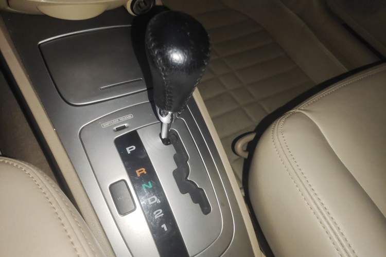 Used Buick Excelle 2011 1.6LX-AT Gear Lever