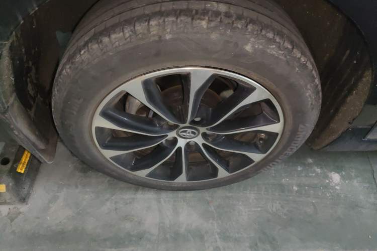 Used Toyota Avalon 2023 Dual-Engine 2.5L Luxury Edition
