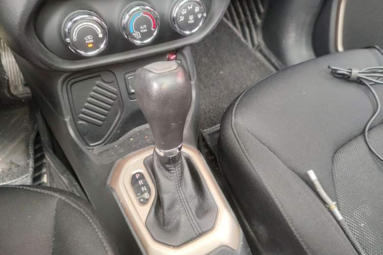 Used Jeep Renegade 2017 180T Automatic High-Energy Version
