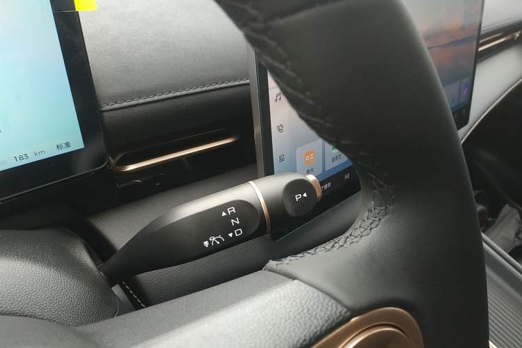 Used Baojun Yunhai 2024 60km Plug-in Hybrid Version
