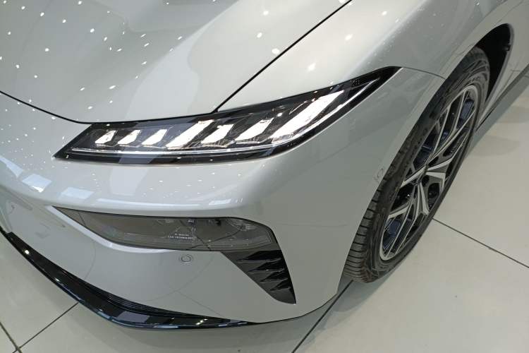 Used Dongfeng eπ eπ007 2025 Model Pure-Electric 565 All-Wheel-Drive Max Leading Edition