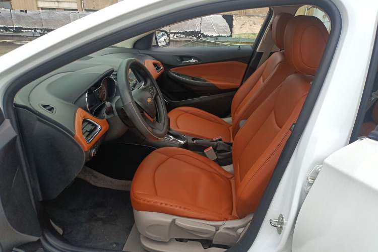 Used Chevrolet Cruze 2015 1.5L Automatic Luxury Edition Left Front Seat