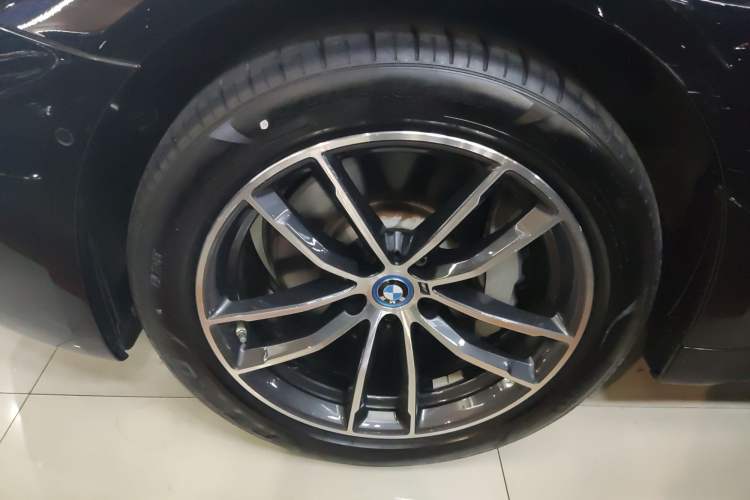 Used BMW 5 Series New Energy 2022 Second Facelift 535Le M Sport Package Exterior 4