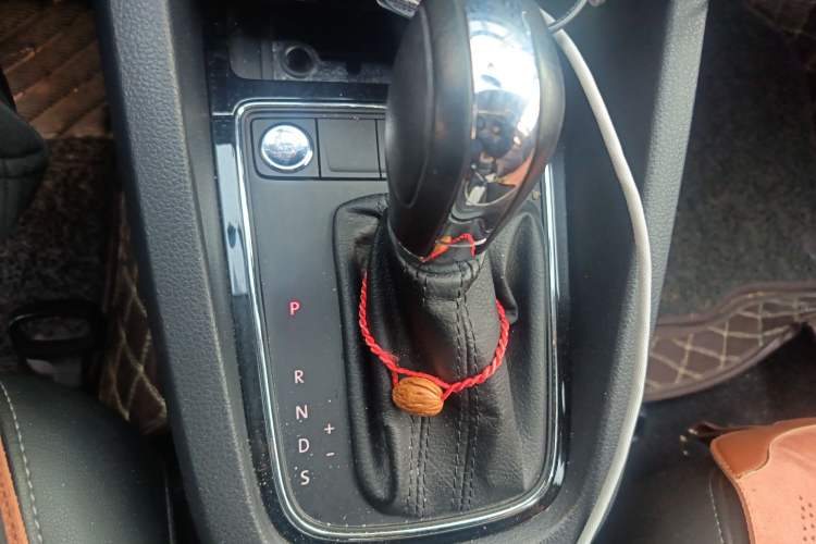 Used Volkswagen Sagitar 2015 1.6L Automatic Comfort Model
